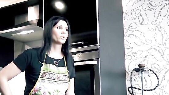 Русская мачеха дала в попу после минета