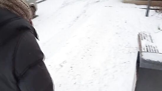 Пригласил Лену в гости, когда дома никого не было