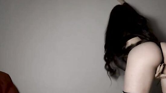 Стриптиз перед перед парнем и домашний секс с ним