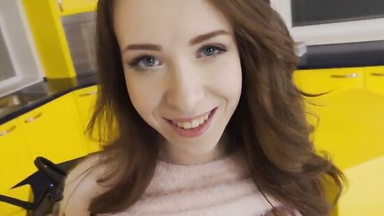 Дала потрогать грудь и по шликать себя сладко