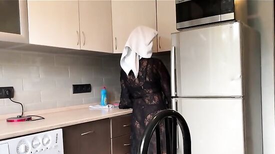 Трахнул по быстрому девушку друга, пока он в душе