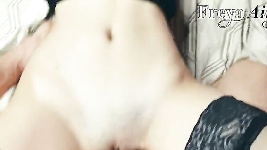 Девушка хочет большого члена и она его получит