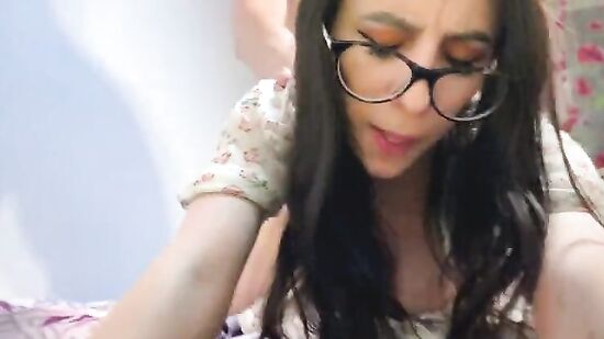 Реальный домашний трах в тугую-упругую попку