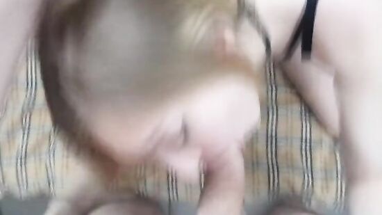 Я ваша соседка сверху, я вас случайно не затопила? А то у меня трубы прорвало...