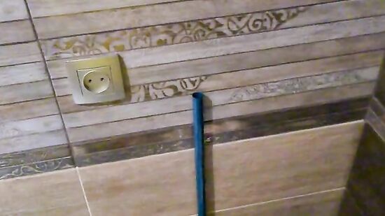 Пока мужа нет дома, жена соблазняет на секс доставщика из Яндекс еды