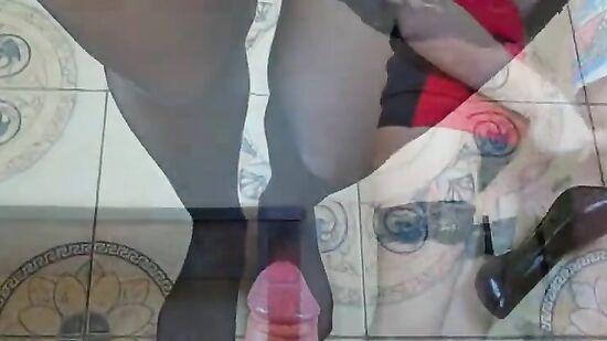 Похотливая русская девушка выпила вина и захотела секса