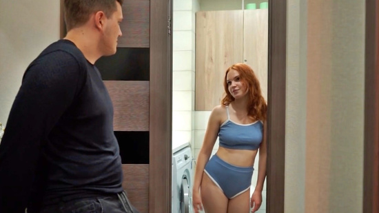 Сводная сестра оригинально соблазняет на секс - с разговором