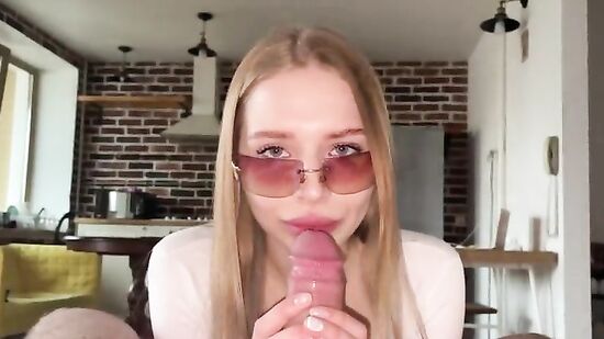 Ну как тебе? Нравится как я сосу? - Да, очень!