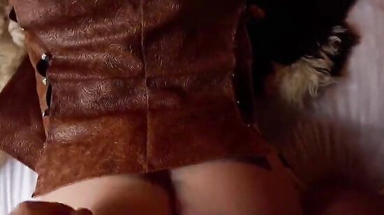 Трисс Мериголд делает глубокий минет и получает сперму на пышную попу