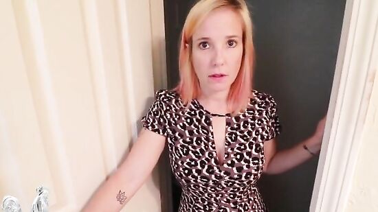 Сводный брат довел сестру до оргазма, пока она не в отношениях