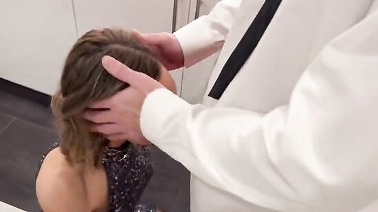 Жена изменяет с другом мужа, пока его нет рядом