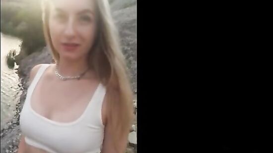 Минет парню с видом на вырытый карьер