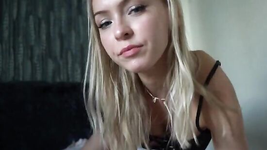 Сосу в белых носочках и дрочу член любимого