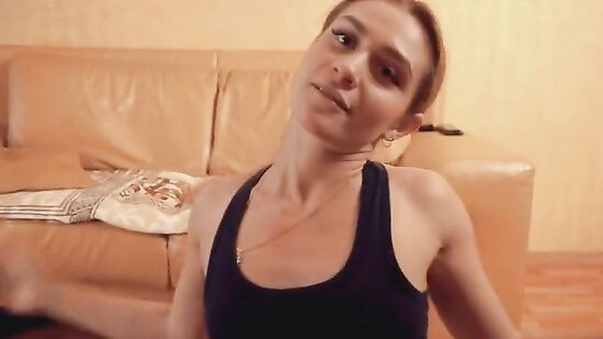 Не дал девушке позаниматься, а соблазнил на минет и секс