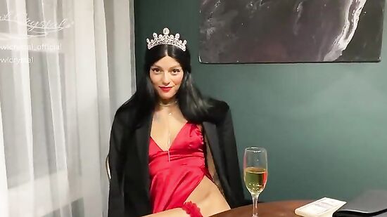 А ты смотрю с юмором... Ну что, про себя расскажи..