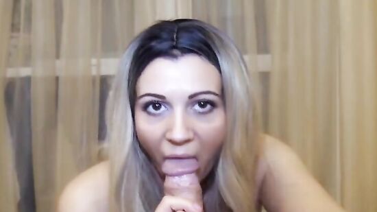 Русская женщина сосет толстый хуй мужа - реальное порно