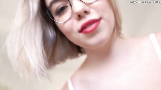 Привет Серёжа. - Здравствуйте, проходите..