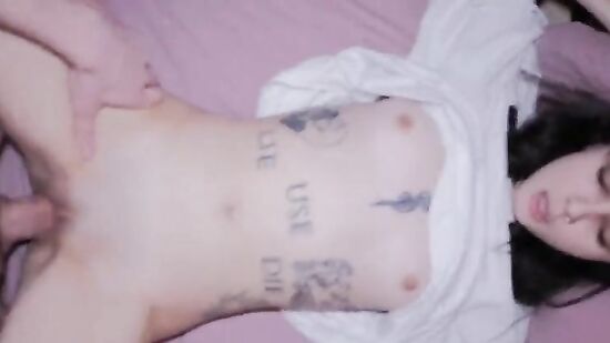 Разрешила парню кончить в неё если захочет