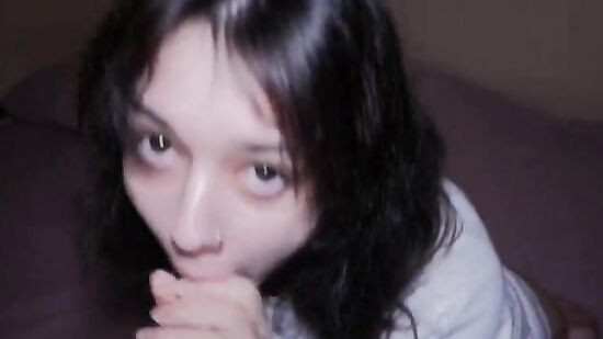 Разрешила парню кончить в неё если захочет