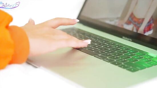 Порно косплей мастурбация с красивой блонди