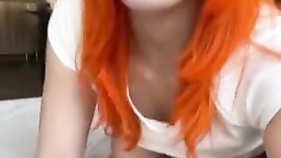 Любительский кунилингус от первого лица, когда девушка снимает на телефон