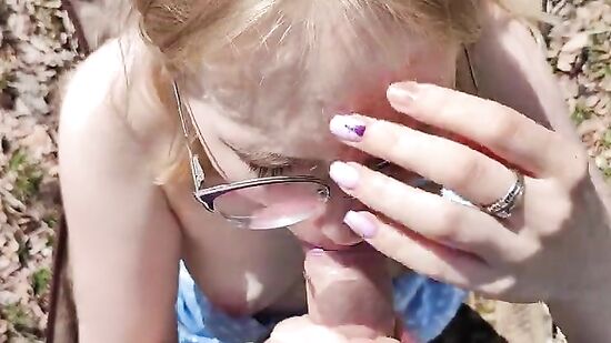 Пригласил подругу на пикник и трахнул раком на природе