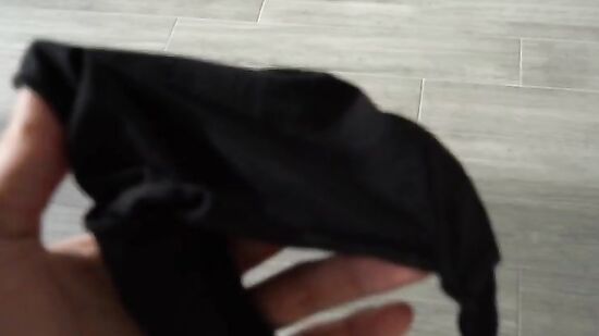 Молодая мачеха спалила пасынка, когда он дрочил её трусами и помогла кончить