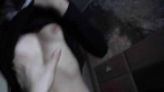 Девушке нравится сосать, стонать и кончать на толстом члене своего давнего друга