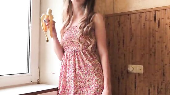 Сводная сестра Слушай.. У меня Стояк на тебя и Постоянно какие-то Фантазии..