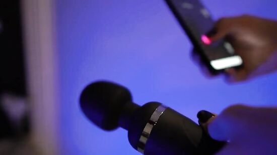 Русская семейная парочка тестирует новый вибратор жены