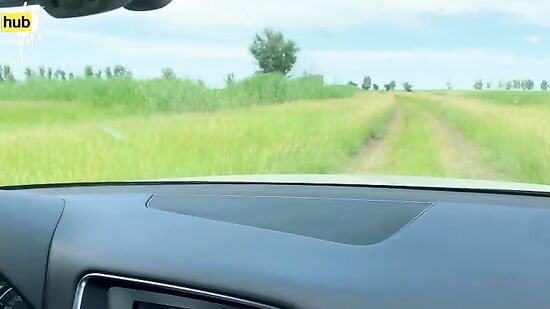 Научил молодую мачеху ездить на машине и захотел, чтобы она его отблагодарила