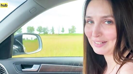 Научил молодую мачеху ездить на машине и захотел, чтобы она его отблагодарила