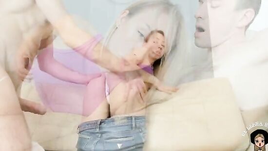 Снял с неё джинсы и классно потрахал в горячую киску