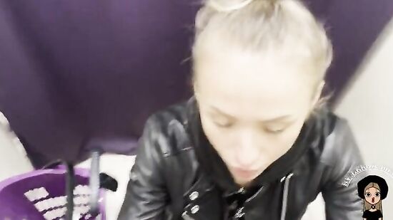 Намекнул девушке, что хочет минет за айфон и она была готова на это..