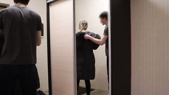 Познакомился с девушкой в интернете и очень понравился ей