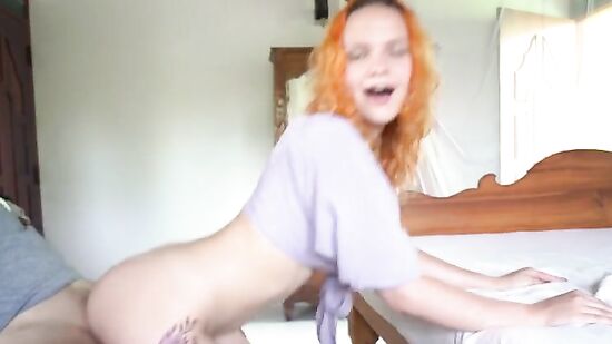 Пока дома никого нет, развлекаемся с девушкой на всю катушку