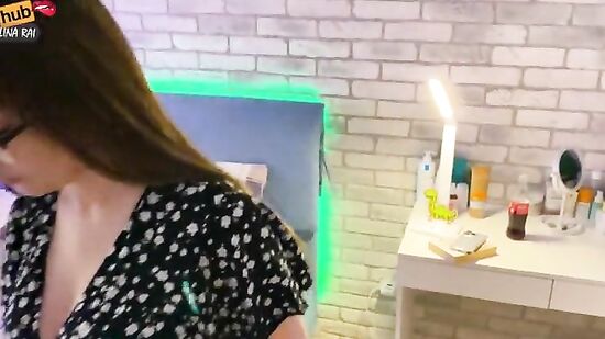 Мачеха была без трусов, а пасынок всё видел