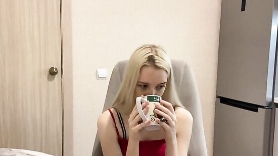 Парень не пришел на свидание - потрахалась с другим.