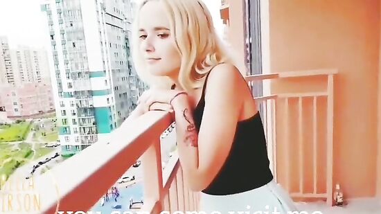 С виду скромная соседка изменяет мужу, пока он на работе