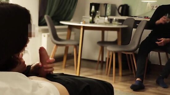 Куколд разрешил своей жене изменить, но перед этим сделал ей куни