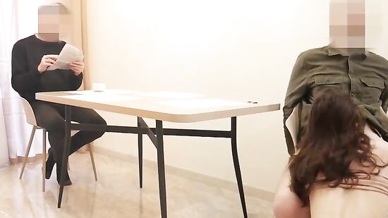 Жена захотела секса с коллегой по работе у мужа на глазах