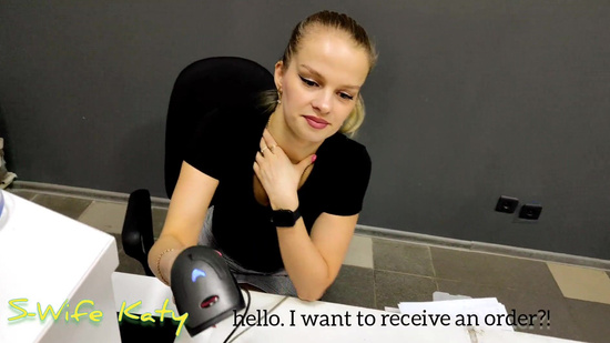 Секс и оргазм в магазине одежды