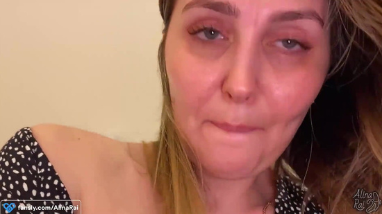 Мачеха решила помочь пасынку кончить - Твой член лучше чем у твоего отца