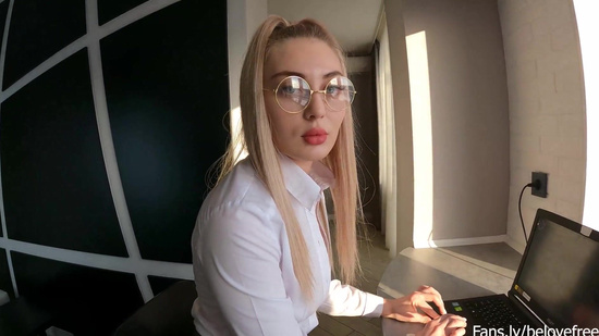 Русская секретарша трахается с боссом как шлюшка