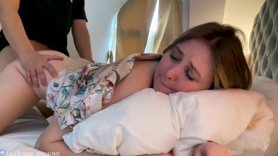 Трахнул привлекательную мачеху в отельном номере