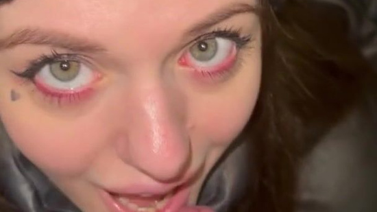 Сладкий минет закончился спермой в ротик