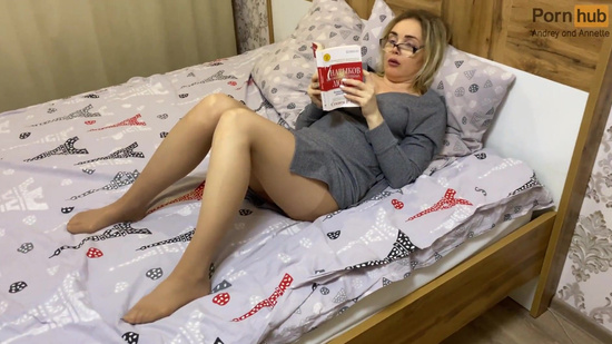 Покажи, что у тебя там.. - Ну мне некогда...