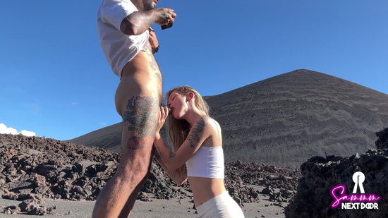 Посмотрели на вулкан и занялись сексом на его фоне