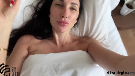 Милфа за 40 проснулась по раньше, чтобы разбудить мужчину минетом