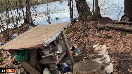 Весенняя прогулка на природе закончилась домашним сексом